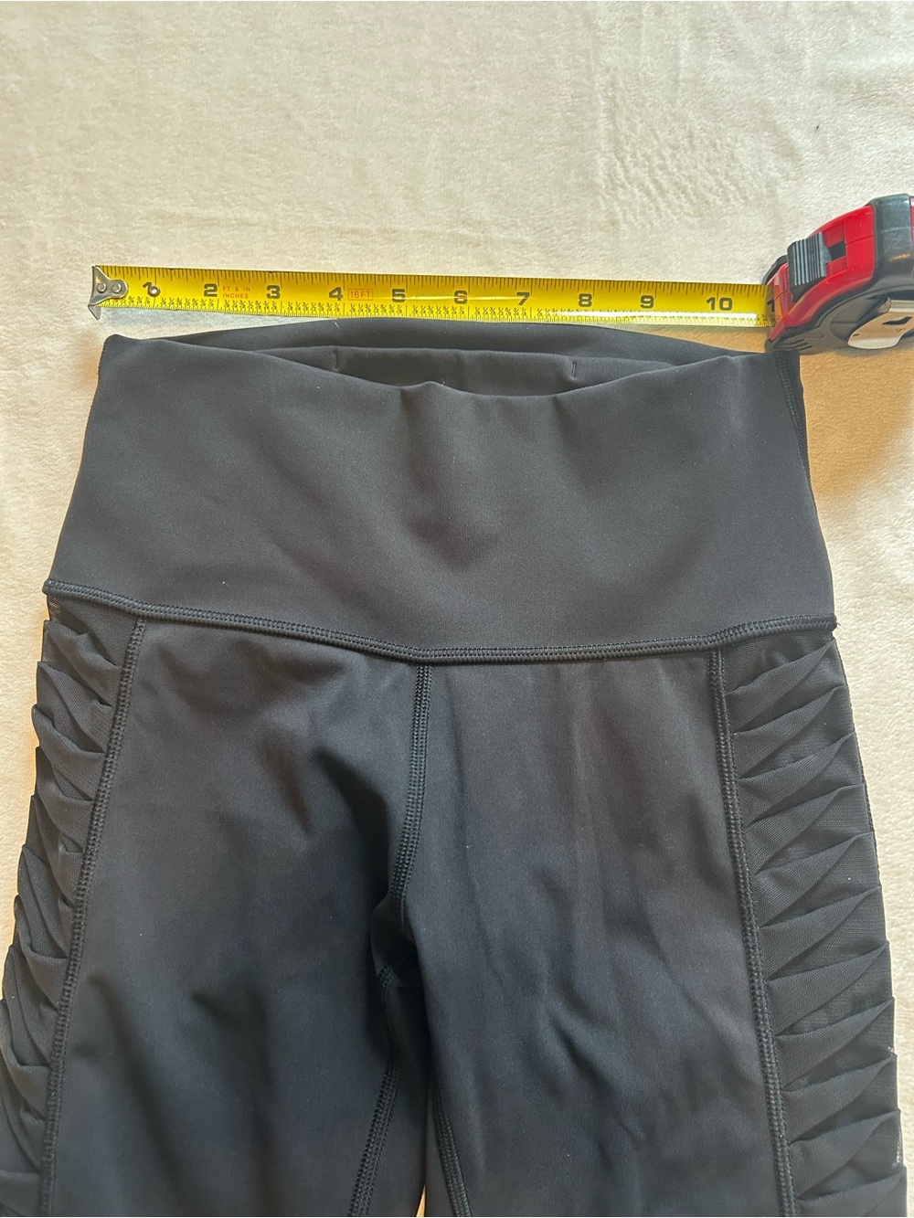 Lululemon athletica sunshine salutation cropped leggings - Picture 4 of 5